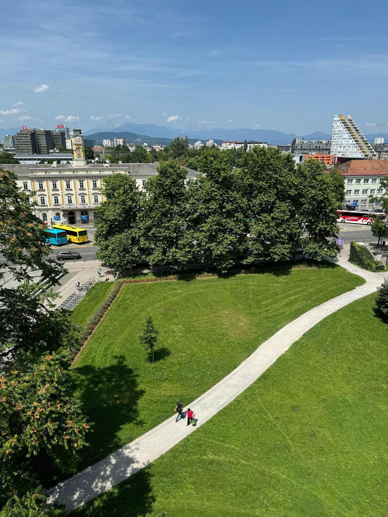 Luxe Penthouse With A Castle View Ljubljana Exterior photo